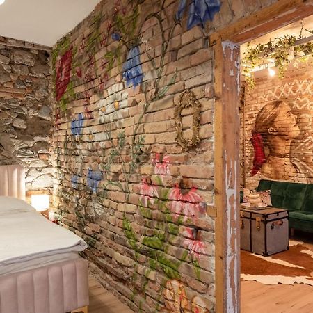 Accommodation At The Folklore Apartment Bratislava Esterno foto