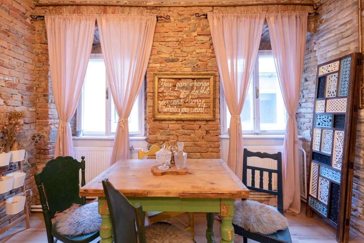 Accommodation At The Folklore Apartment Bratislava Esterno foto