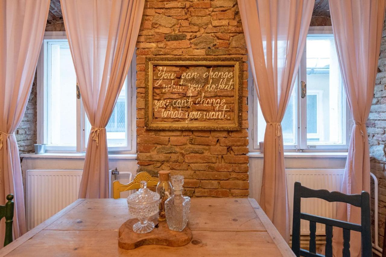 Accommodation At The Folklore Apartment Bratislava Esterno foto