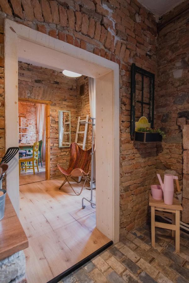Accommodation At The Folklore Apartment Bratislava Esterno foto